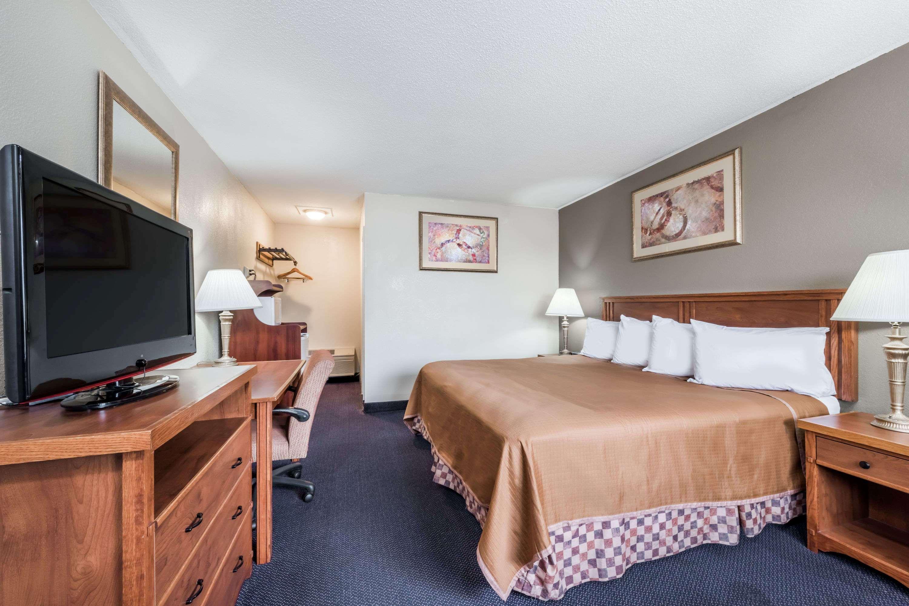 Red Carpet Inn Lancaster Exterior photo
